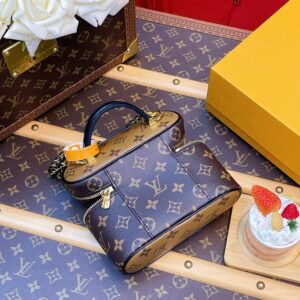 Louis Vuitton Vanity Chain Pouch M47125