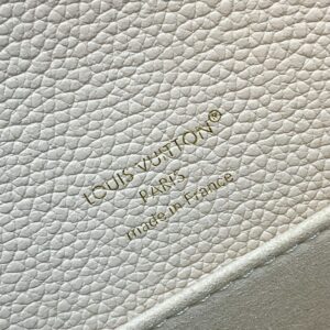 Louis Vuitton Metis East West M25682