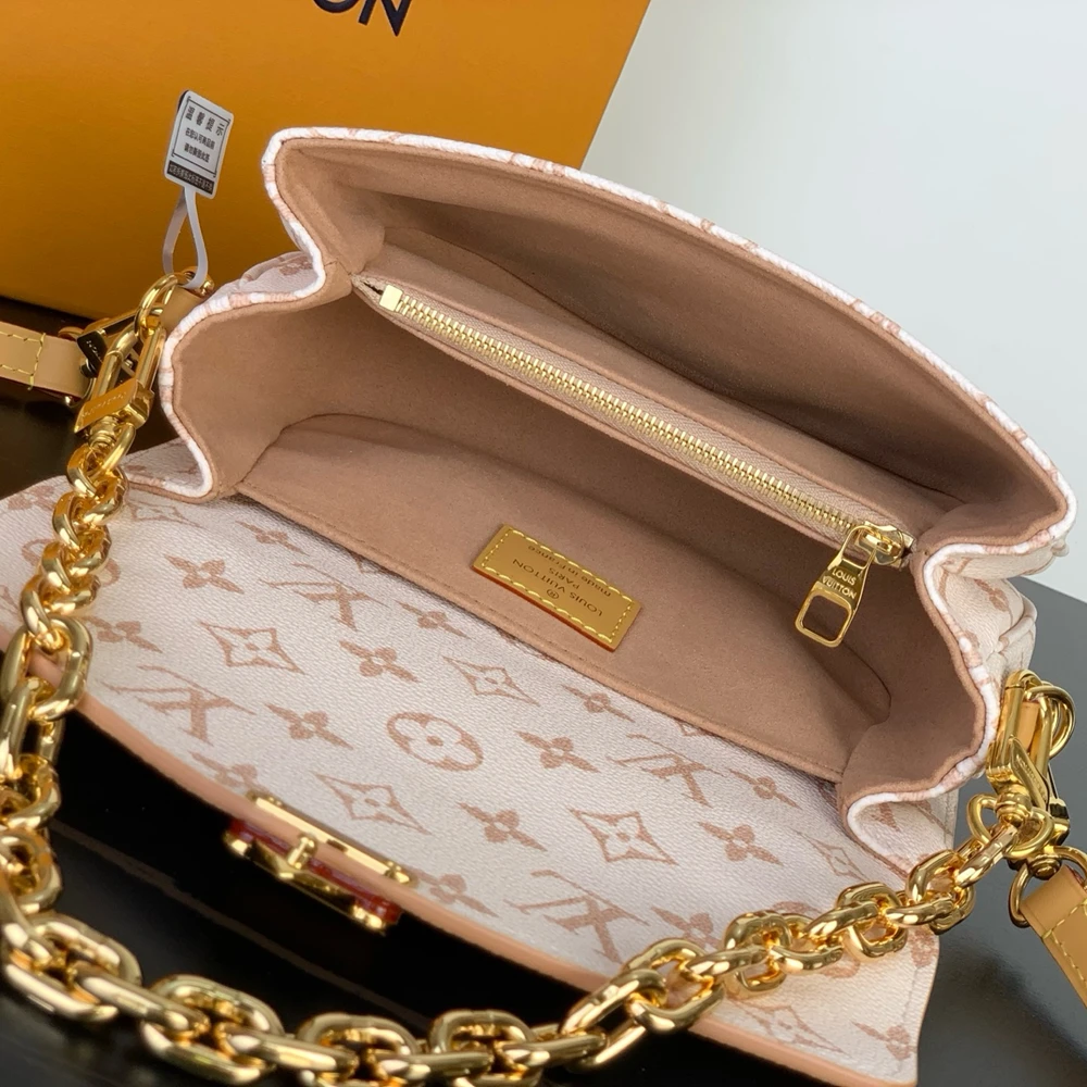 Louis Vuitton Pochette Métis East West Bag M46914 - Ảnh 4